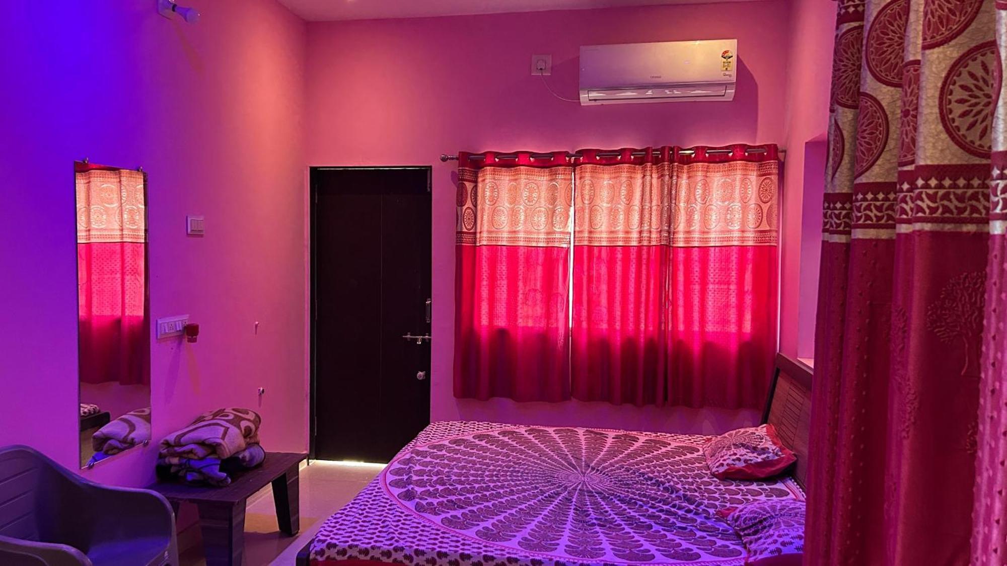 Dwarka Home Stay Exterior photo